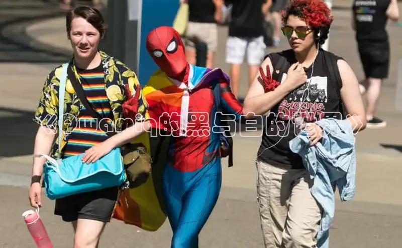 《Qwamiq的黑与白的世界》